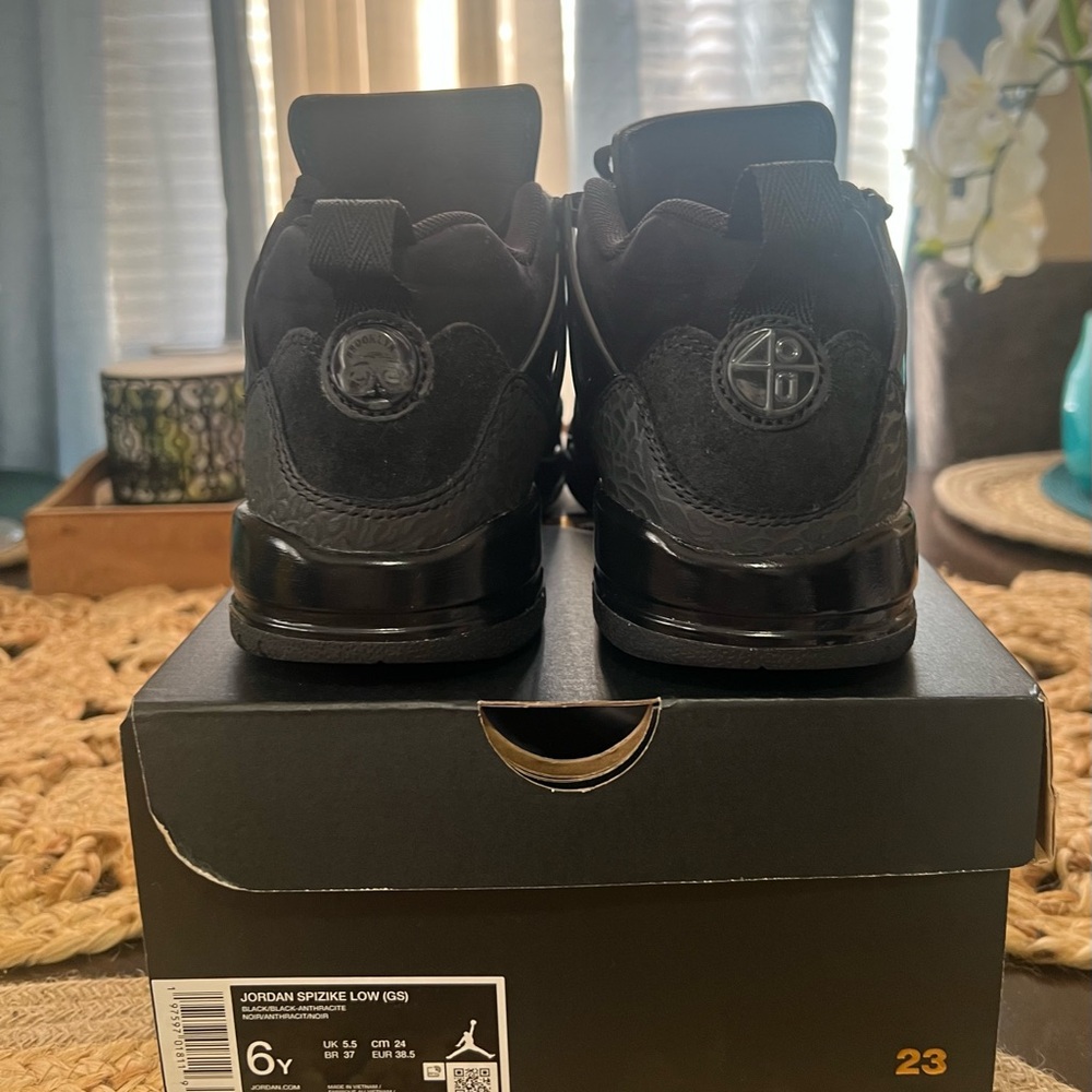 Jordan Big Kids' Spizike Low All-Black Sneakers - Picture 4 of 13